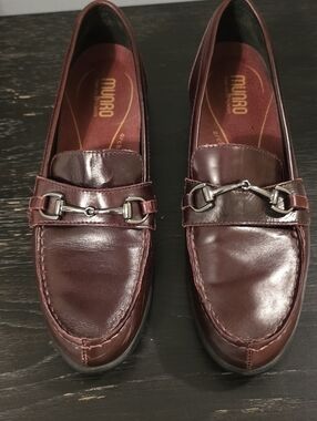 Munro Leather Loafers | Like New | Arch Support | Retail $300